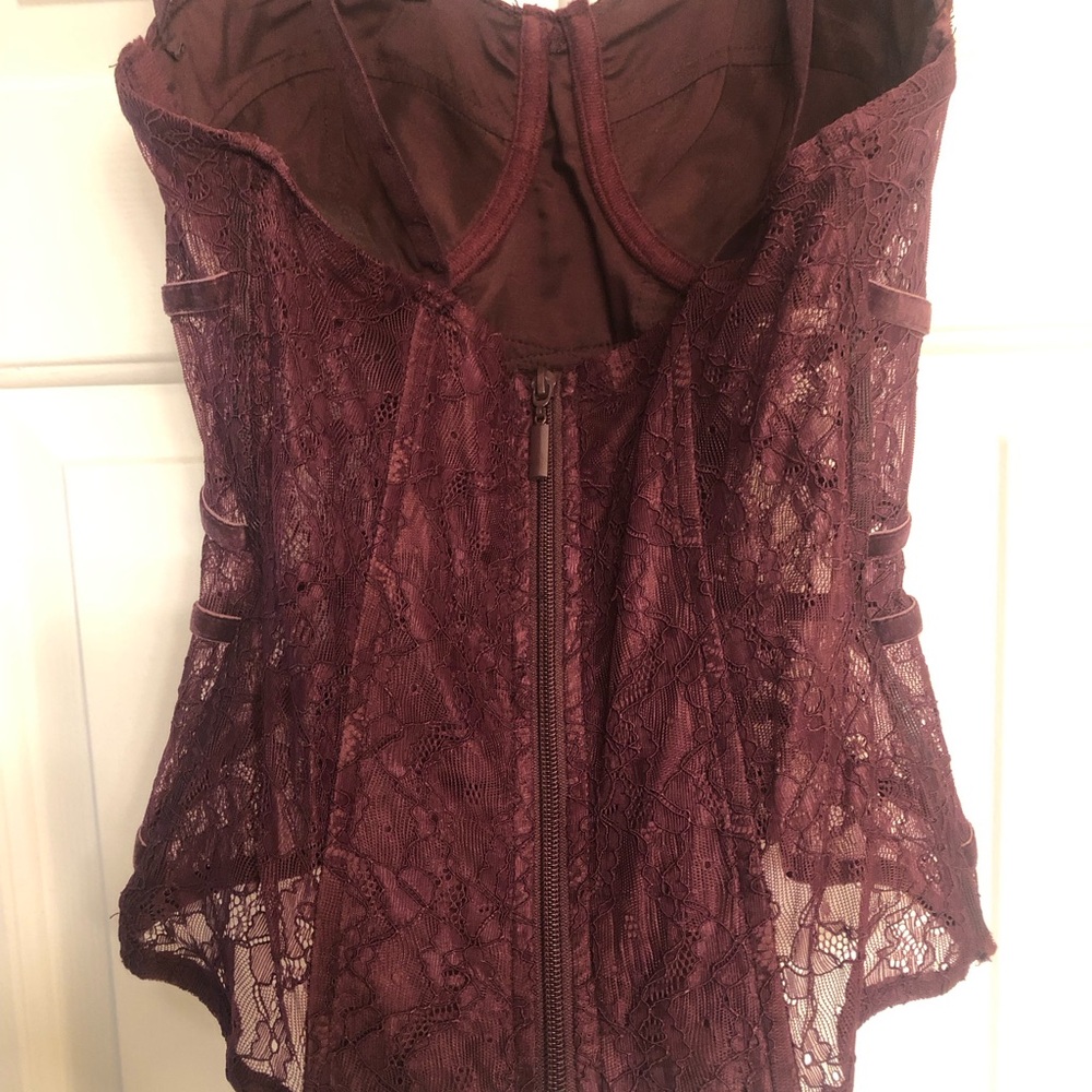 Charlotte Russe Red Fitted Bustier Camisole - Picture 3 of 5